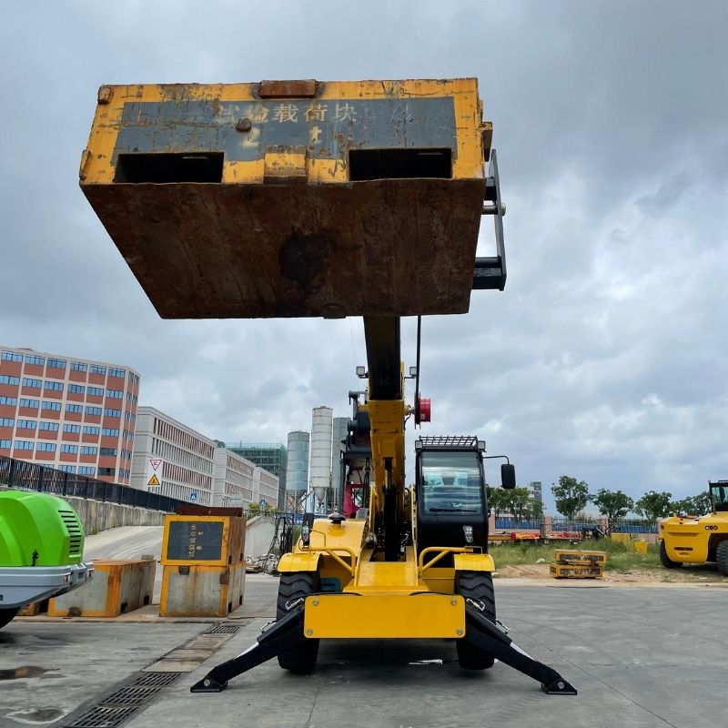 Carretilla Elevadora Telescópica SOCMA HNT5010-4Z de 5 Toneladas y 10 Metros para Construcción y Logística